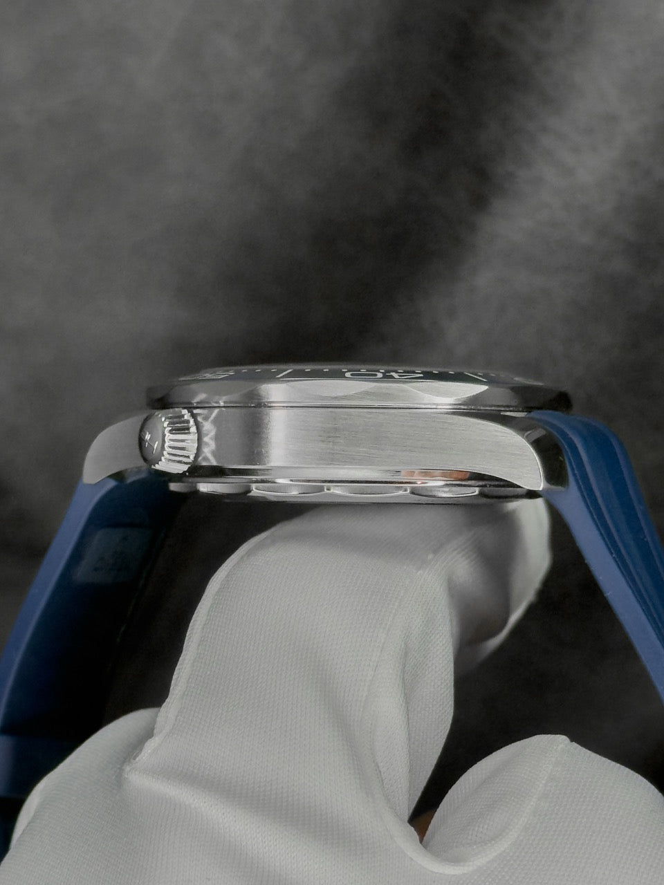Omega Seamaster Diver 300M "Blue Wave" — Ref. 210.32.42.20.03.001