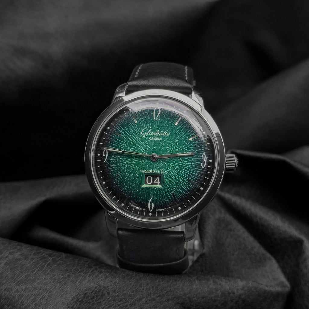 Glashütte Original Sixties Panorama Date — Green Dial — Ref. 2-39-47-04-02-04 — 2018 — Box & Papers