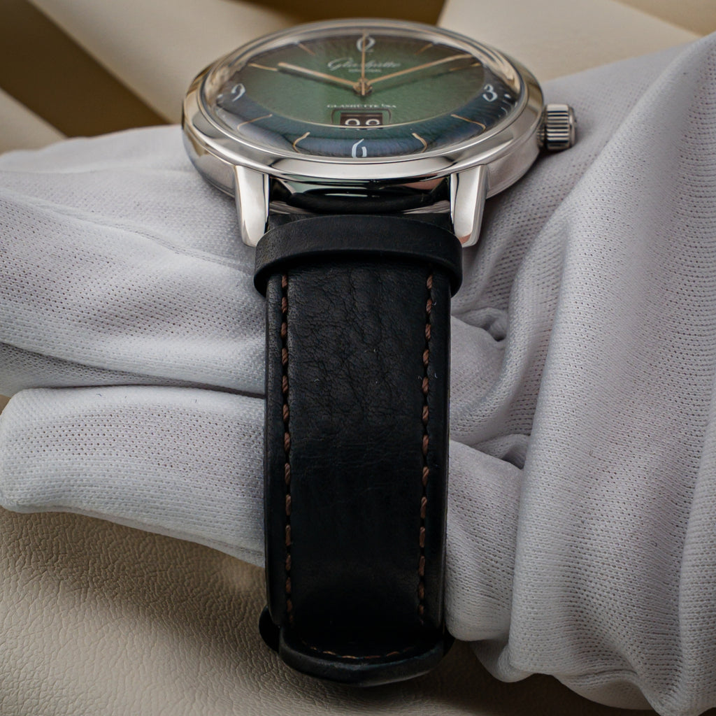 Glashütte Original Sixties Panorama Date — Green Dial — Ref. 2-39-47-04-02-04 — 2018 — Box & Papers