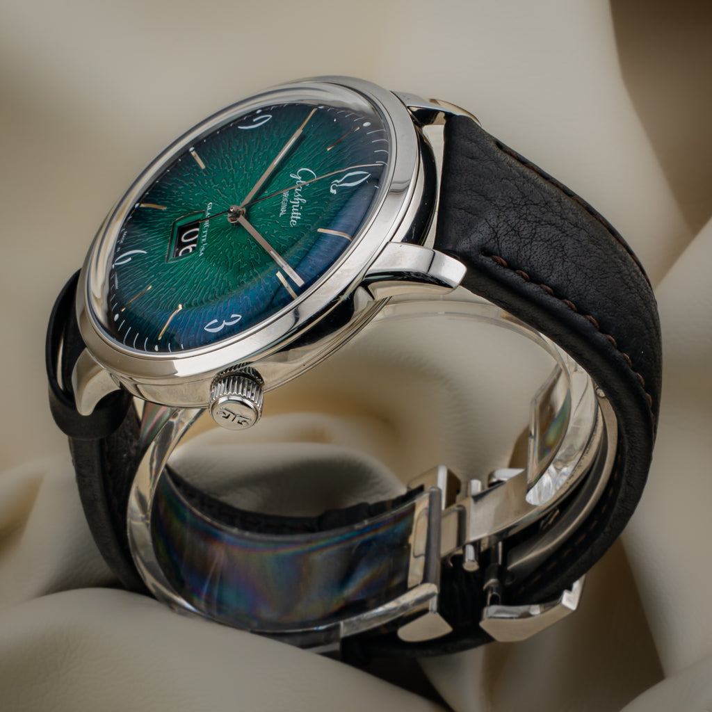 Glashütte Original Sixties Panorama Date — Green Dial — Ref. 2-39-47-04-02-04 — 2018 — Box & Papers