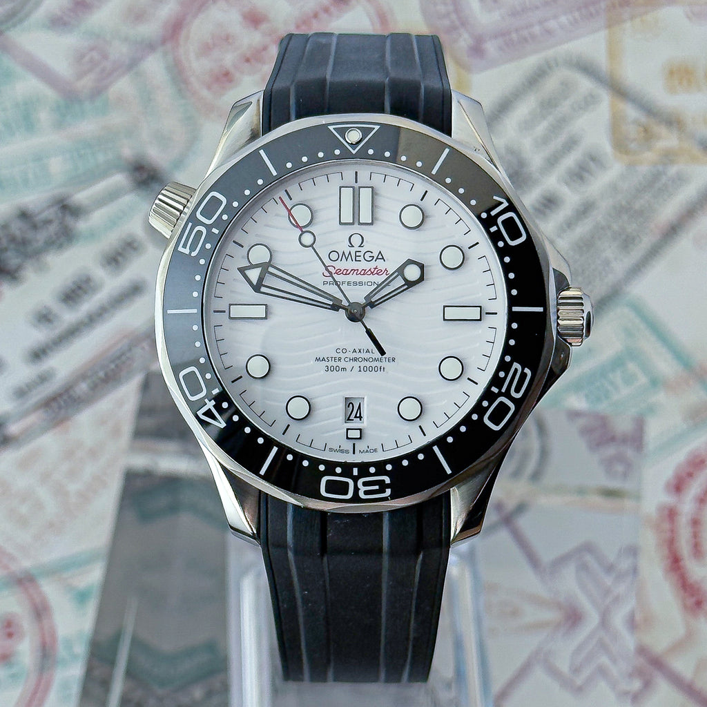 Pre-owned Omega Seamaster Diver 300M white dial 210.32.42.20.04.001 box and papers — The Crown & Crystal Chandler AZ