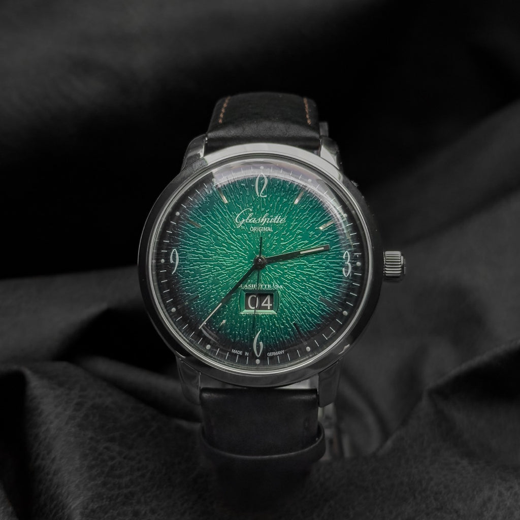 Glashütte Original Sixties Panorama Date — Green Dial — Ref. 2-39-47-04-02-04 — 2018 — Box & Papers