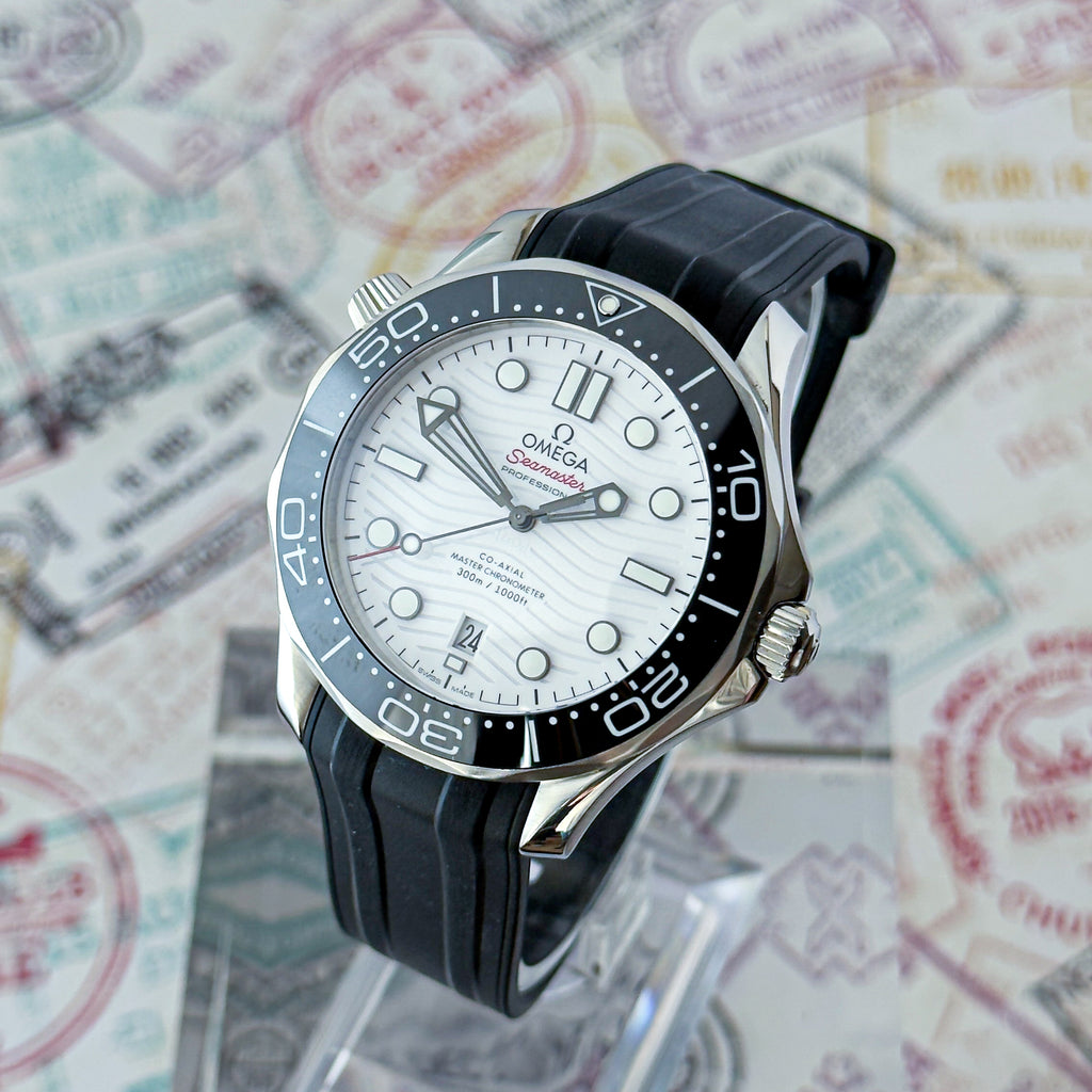 Pre-owned Omega Seamaster Diver 300M white dial 210.32.42.20.04.001 box and papers — The Crown & Crystal Chandler AZ