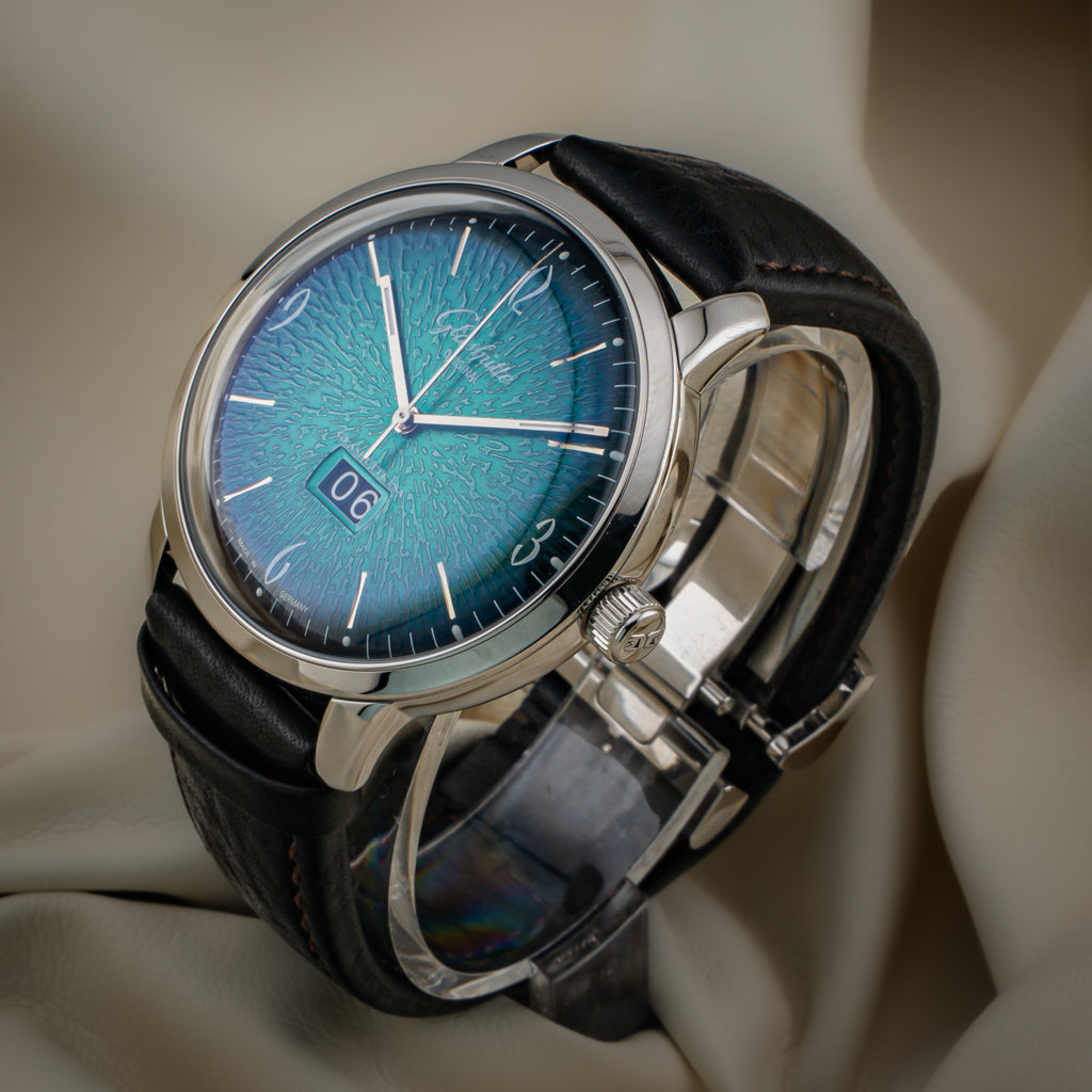 Glashütte Original Sixties Panorama Date — Green Dial — Ref. 2-39-47-04-02-04 — 2018 — Box & Papers