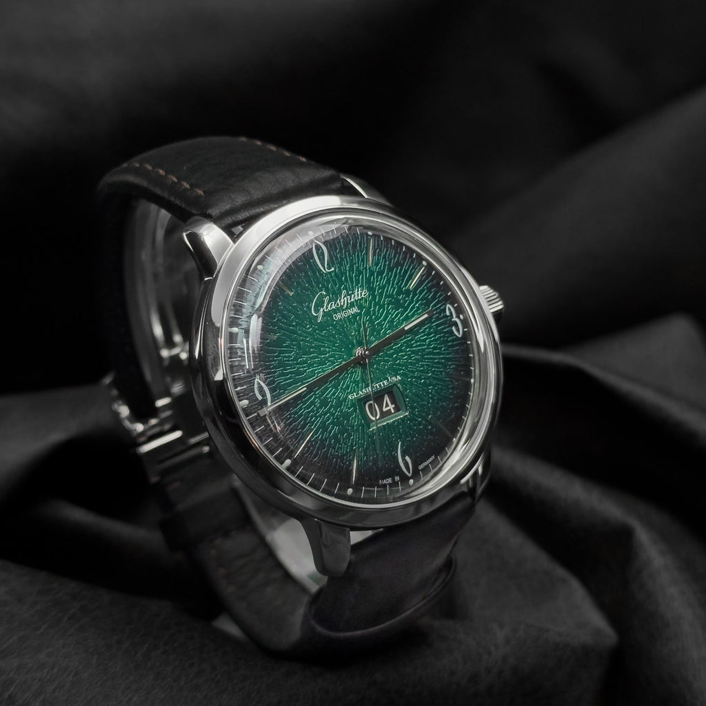Glashütte Original Sixties Panorama Date — Green Dial — Ref. 2-39-47-04-02-04 — 2018 — Box & Papers