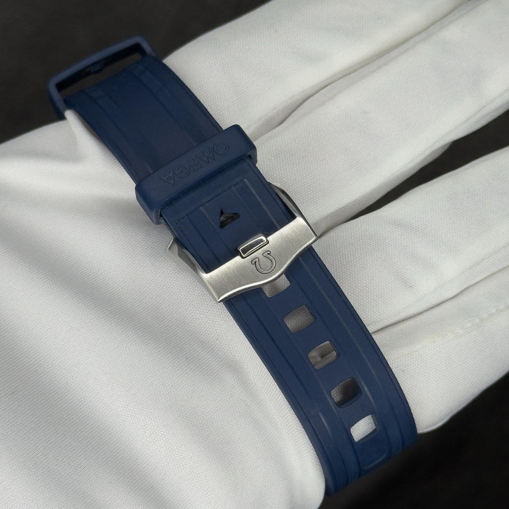 Omega Seamaster Diver 300M "Blue Wave" — Ref. 210.32.42.20.03.001