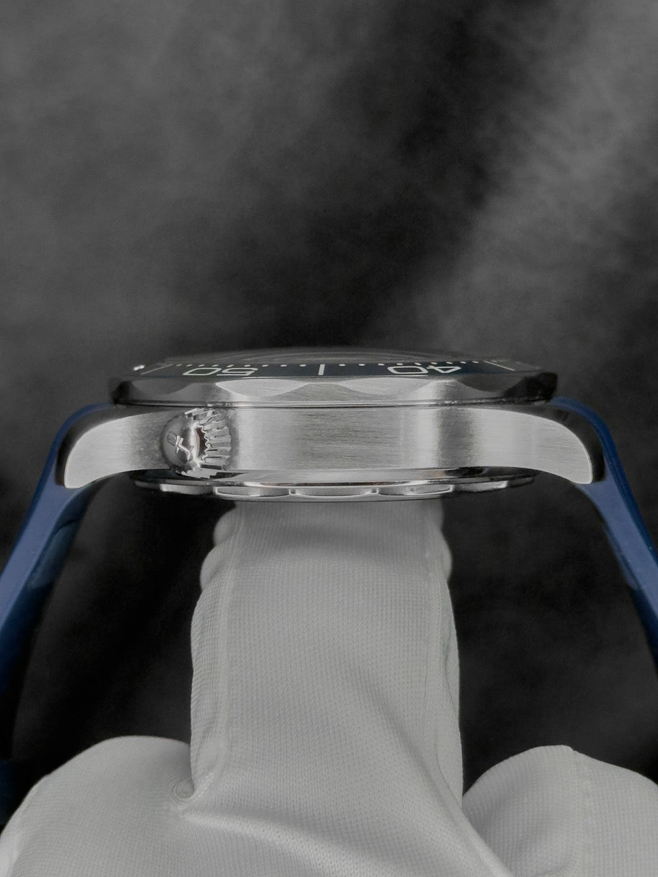 Omega Seamaster Diver 300M "Blue Wave" — Ref. 210.32.42.20.03.001