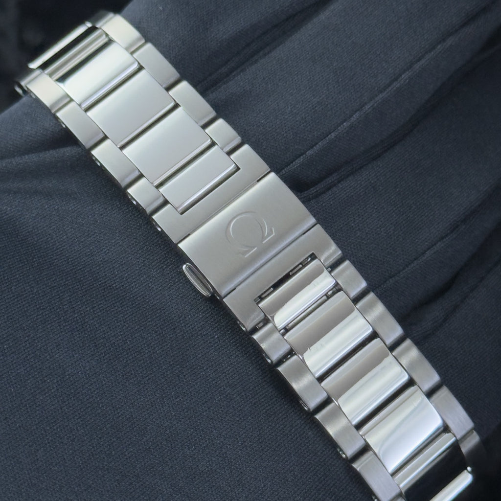 Omega Seamaster Aqua Terra 150M — Black Dial — Ref. 231.10.42.21.01.003 — 2015 — Box & Papers