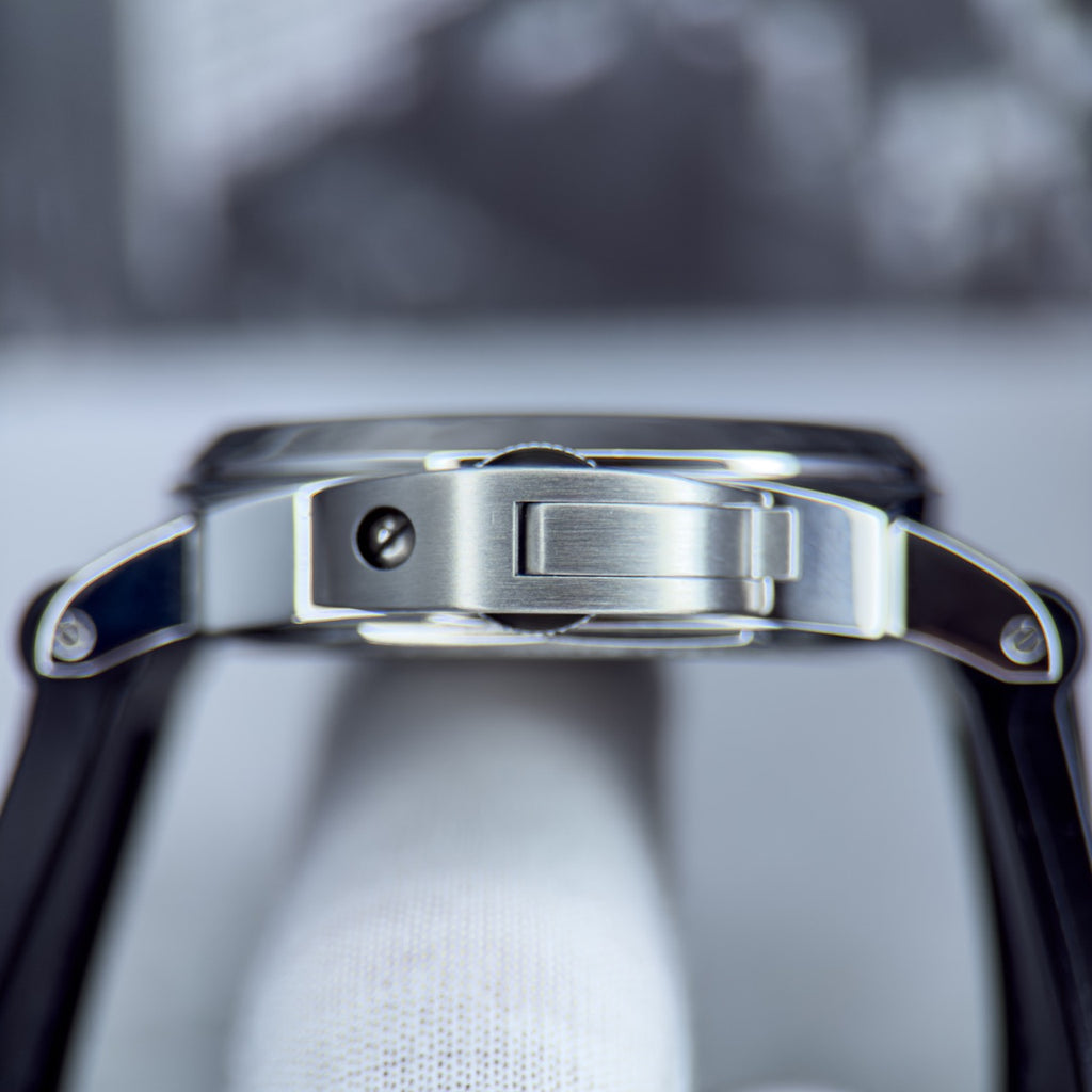 Pre-owned Panerai Luminor 44mm 8 Days PAM00560 steel black complete set — The Crown & Crystal Chandler AZ
