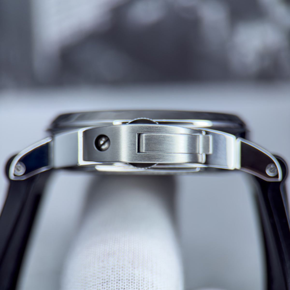 Pre-owned Panerai Luminor 44mm 8 Days PAM00560 steel black complete set — The Crown & Crystal Chandler AZ