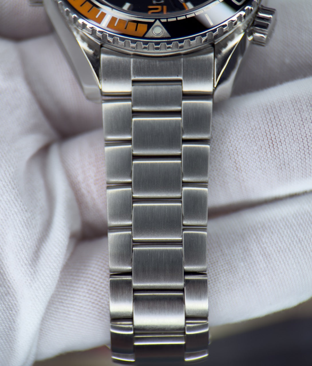 OMEGA Seamaster Planet Ocean 600M 215.30.44.21.01.002 44mm Box & Papers