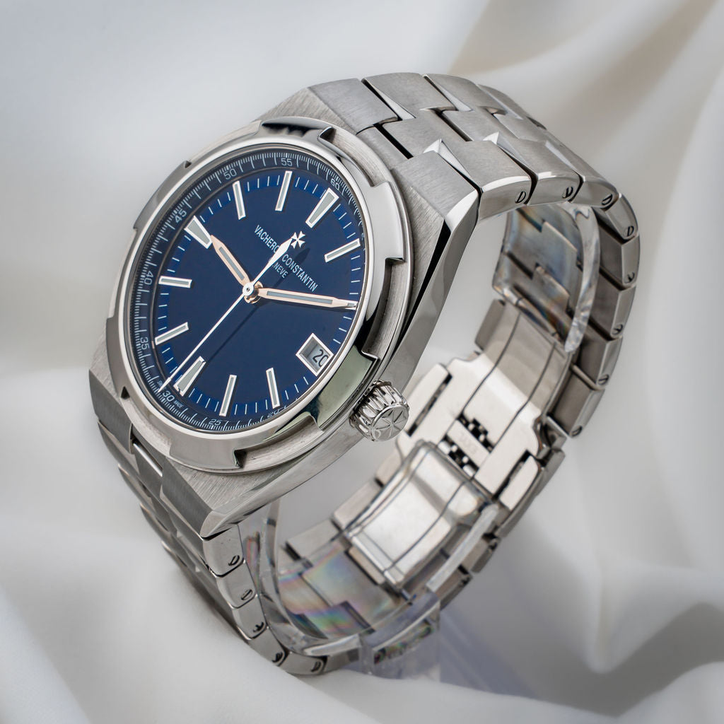 Pre-Owned Vacheron Constantin Overseas — Ref. 4500V/110A-B128