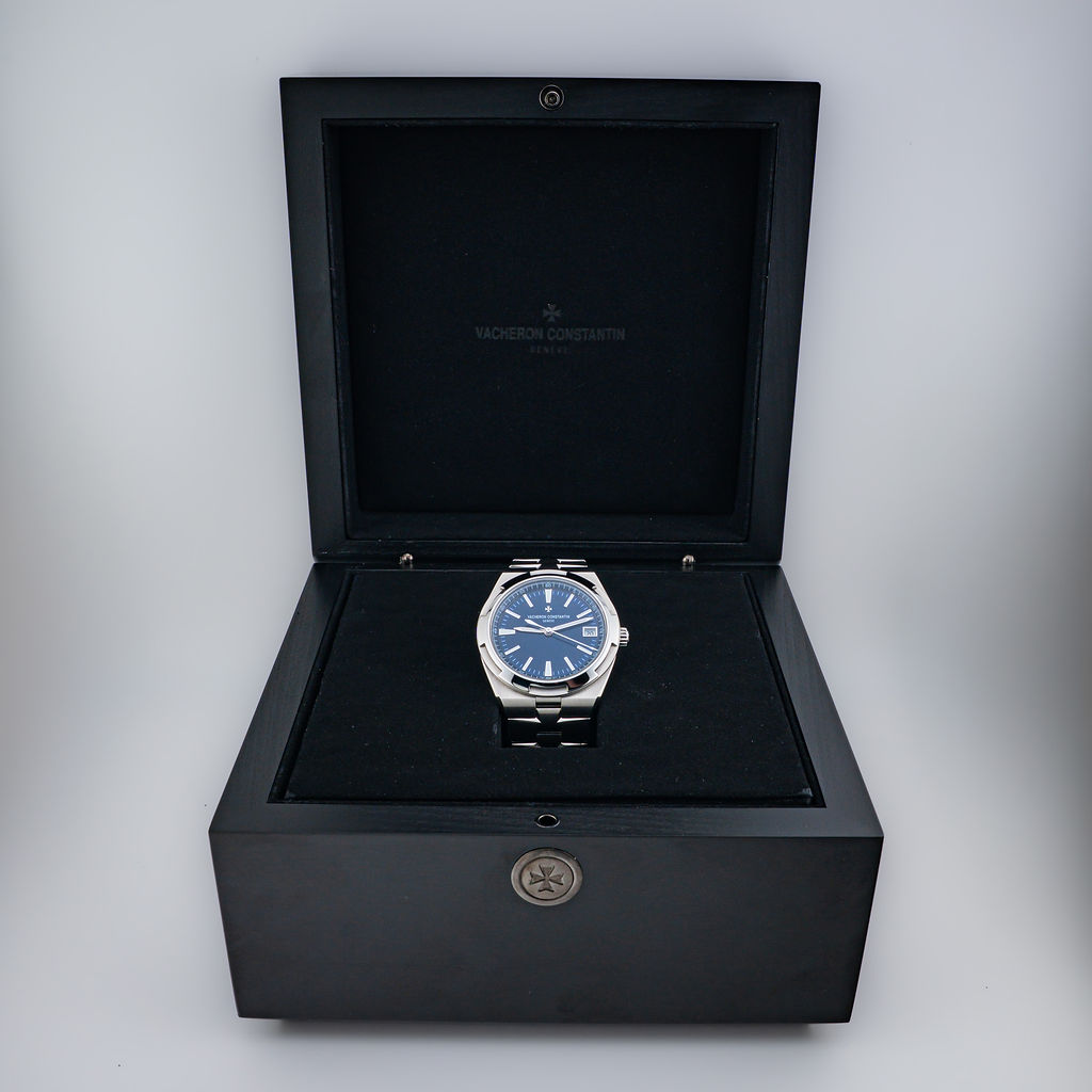 Pre-Owned Vacheron Constantin Overseas — Ref. 4500V/110A-B128