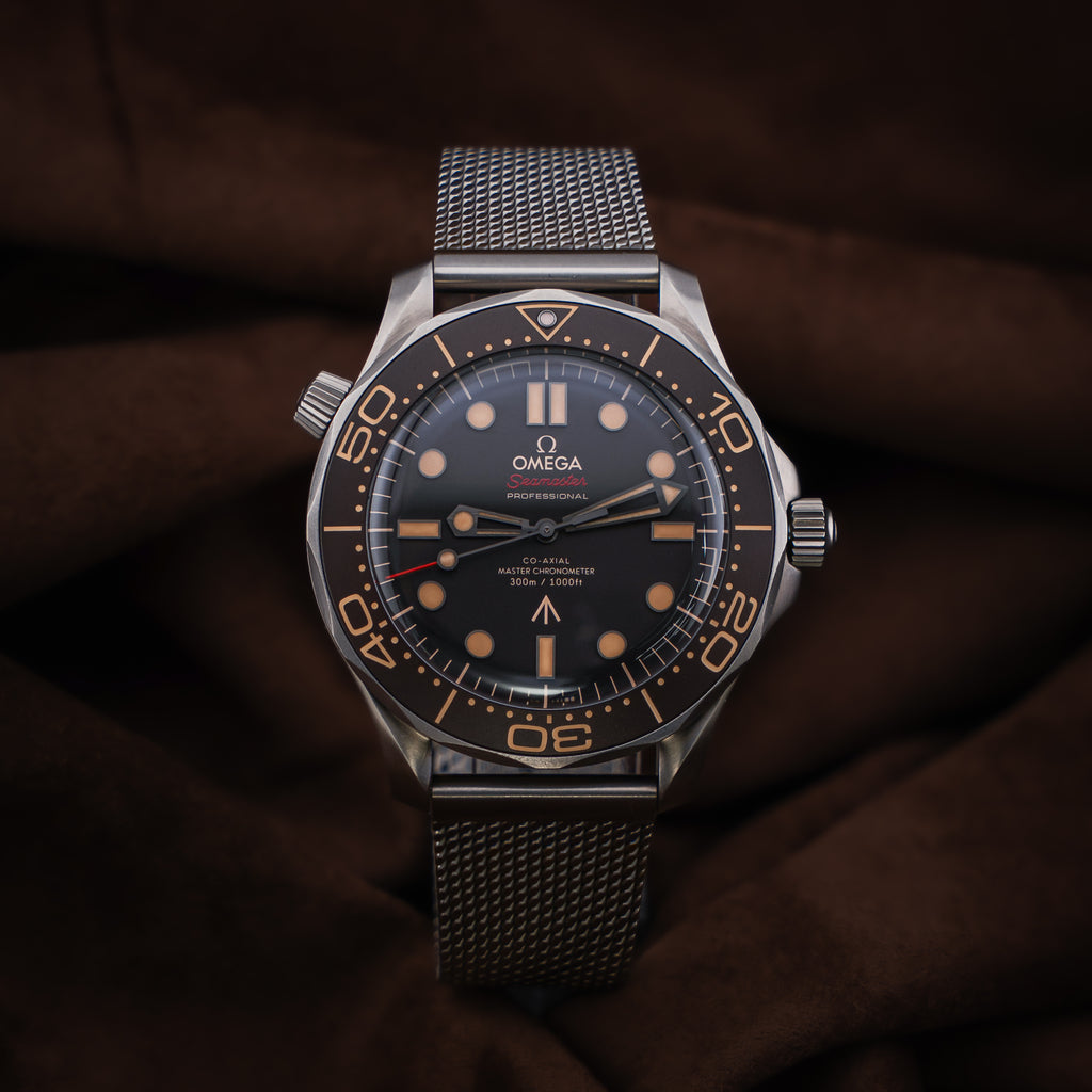 Pre-owned Omega Seamaster Diver 300M 007 Edition Ref. 210.92.42.20.01.001 — The Crown & Crystal Chandler AZ