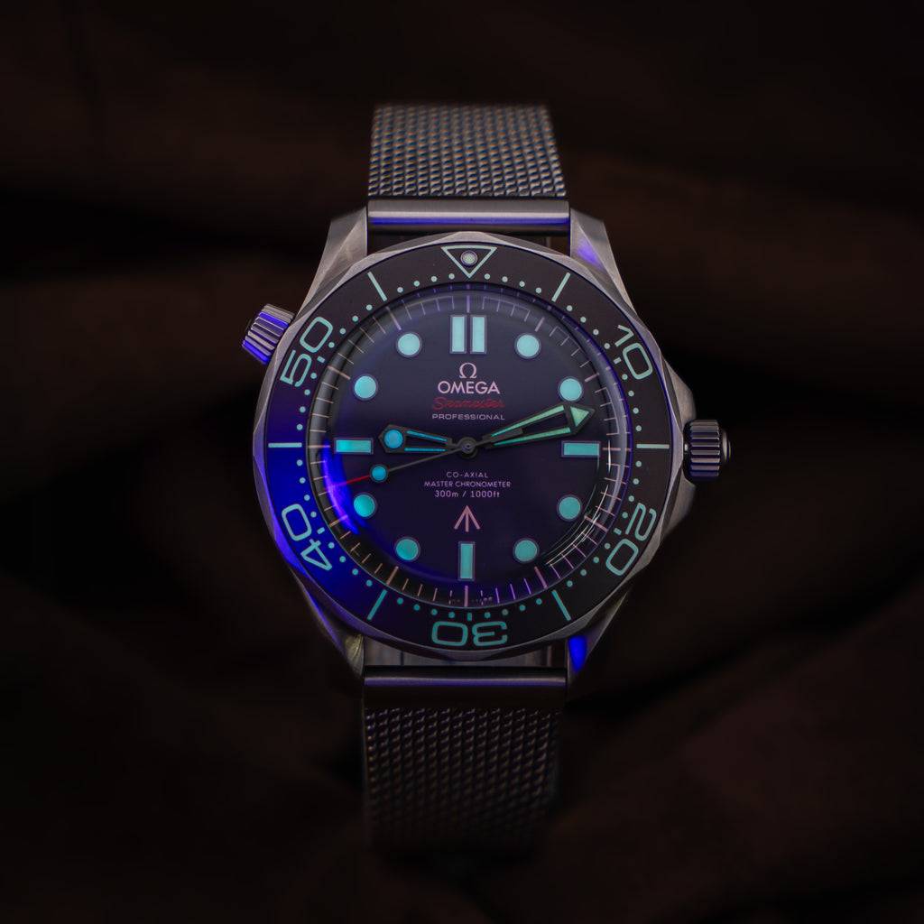 Pre-owned Omega Seamaster Diver 300M 007 Edition Ref. 210.92.42.20.01.001 — The Crown & Crystal Chandler AZ