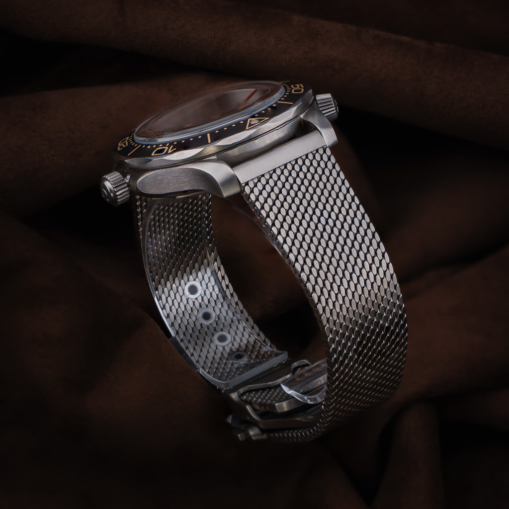 Pre-owned Omega Seamaster Diver 300M 007 Edition Ref. 210.92.42.20.01.001 — The Crown & Crystal Chandler AZ