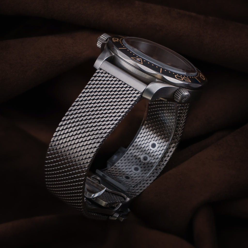 Pre-owned Omega Seamaster Diver 300M 007 Edition Ref. 210.92.42.20.01.001 — The Crown & Crystal Chandler AZ