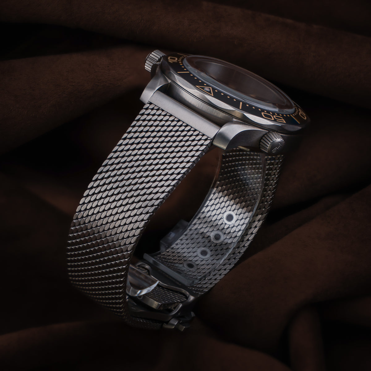 Pre-owned Omega Seamaster Diver 300M 007 Edition Ref. 210.92.42.20.01.001 — The Crown & Crystal Chandler AZ
