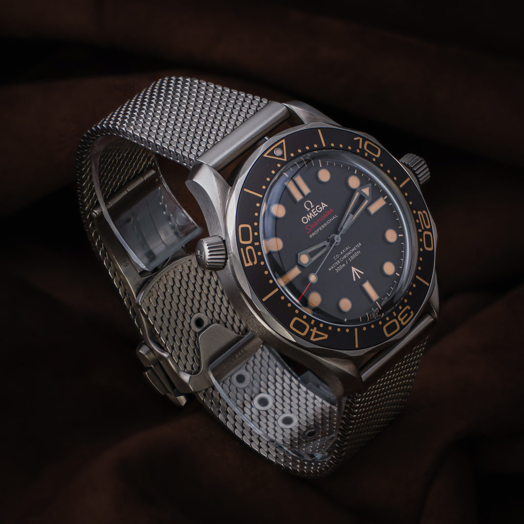 Pre-owned Omega Seamaster Diver 300M 007 Edition Ref. 210.92.42.20.01.001 — The Crown & Crystal Chandler AZ