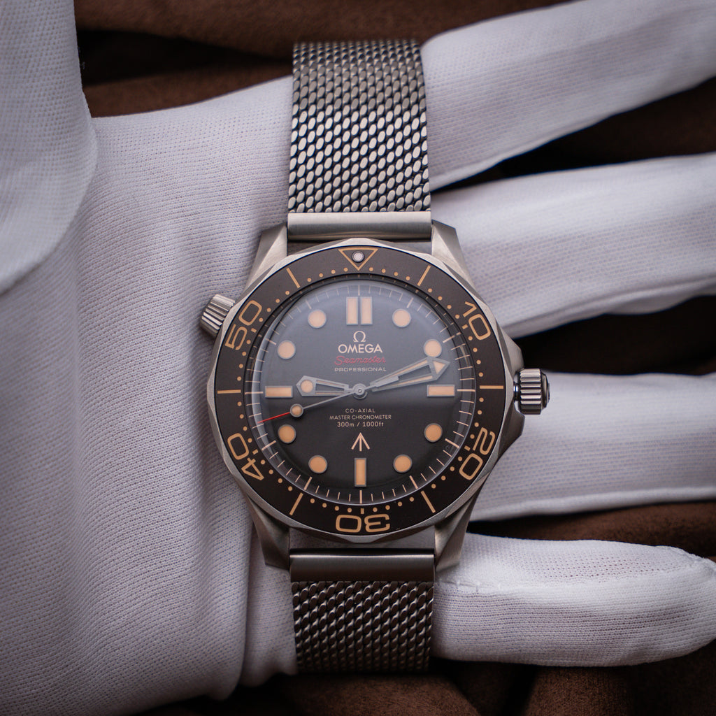 Pre-owned Omega Seamaster Diver 300M 007 Edition Ref. 210.92.42.20.01.001 — The Crown & Crystal Chandler AZ