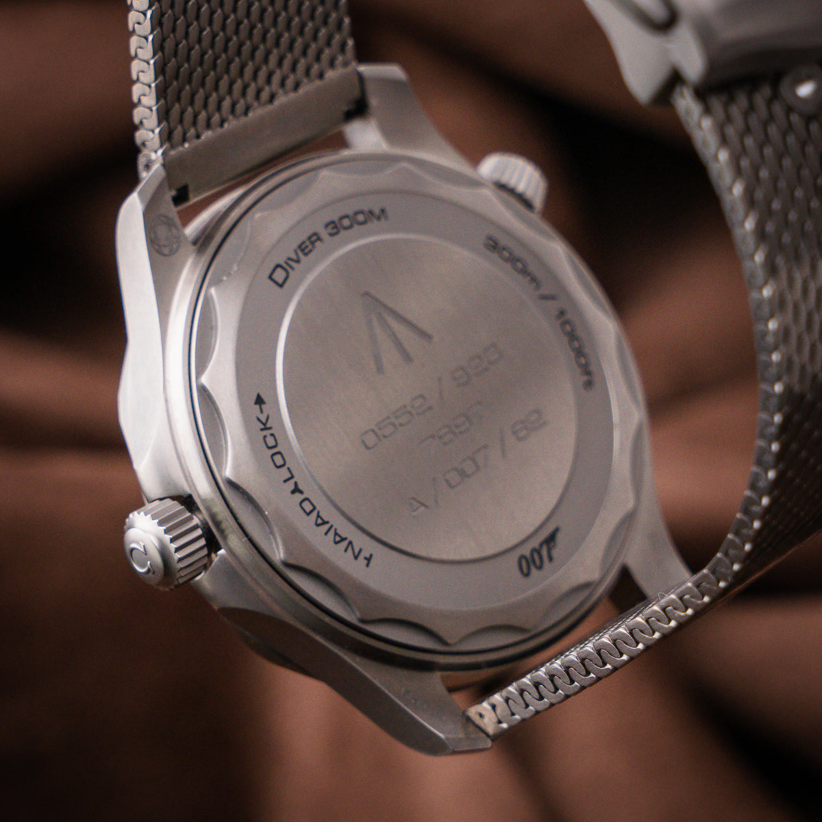 Pre-owned Omega Seamaster Diver 300M 007 Edition Ref. 210.92.42.20.01.001 — The Crown & Crystal Chandler AZ