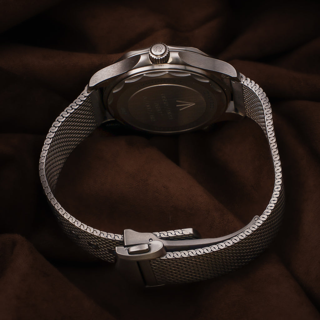 Pre-owned Omega Seamaster Diver 300M 007 Edition Ref. 210.92.42.20.01.001 — The Crown & Crystal Chandler AZ