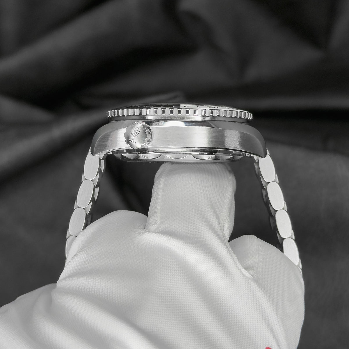 Pre-owned Omega Seamaster Planet Ocean 600M GMT Ref. 215.30.44.22.01.001 — The Crown & Crystal Chandler AZ