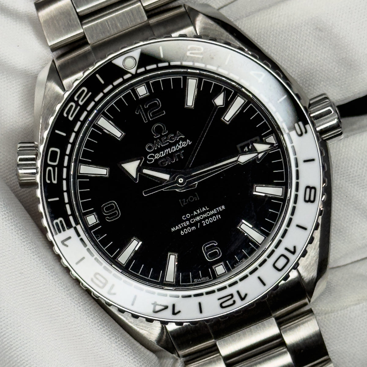 Pre-owned Omega Seamaster Planet Ocean 600M GMT Ref. 215.30.44.22.01.001 — The Crown & Crystal Chandler AZ