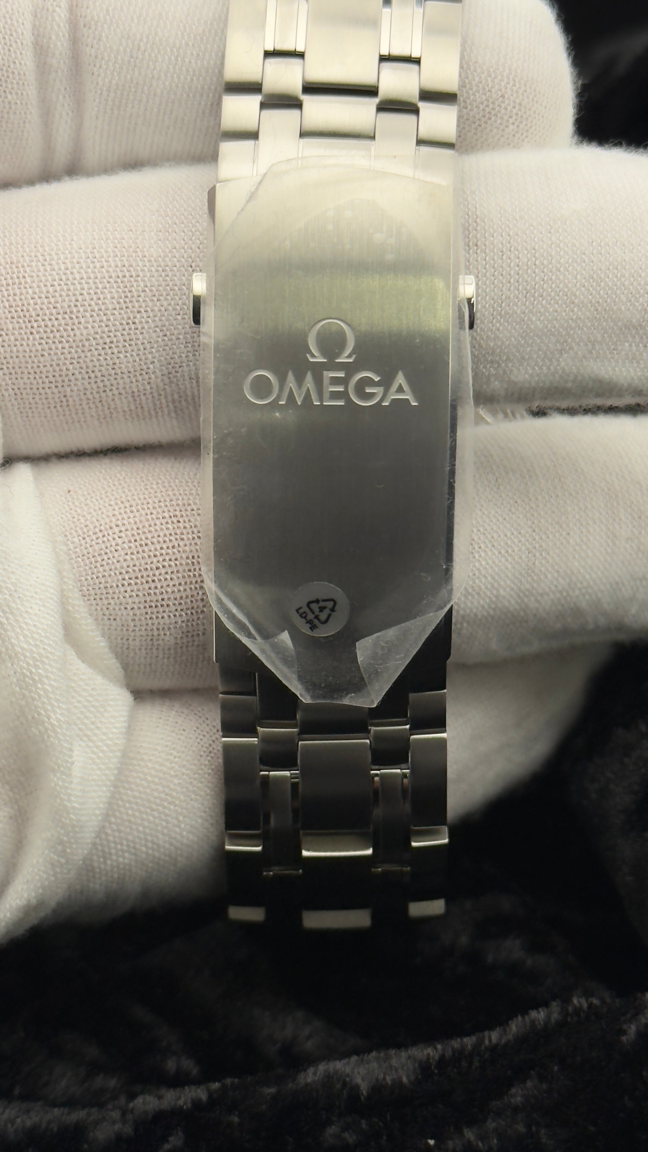 OMEGA Seamaster Diver 300M 210.30.42.20.10.001 Box and papers Complete set