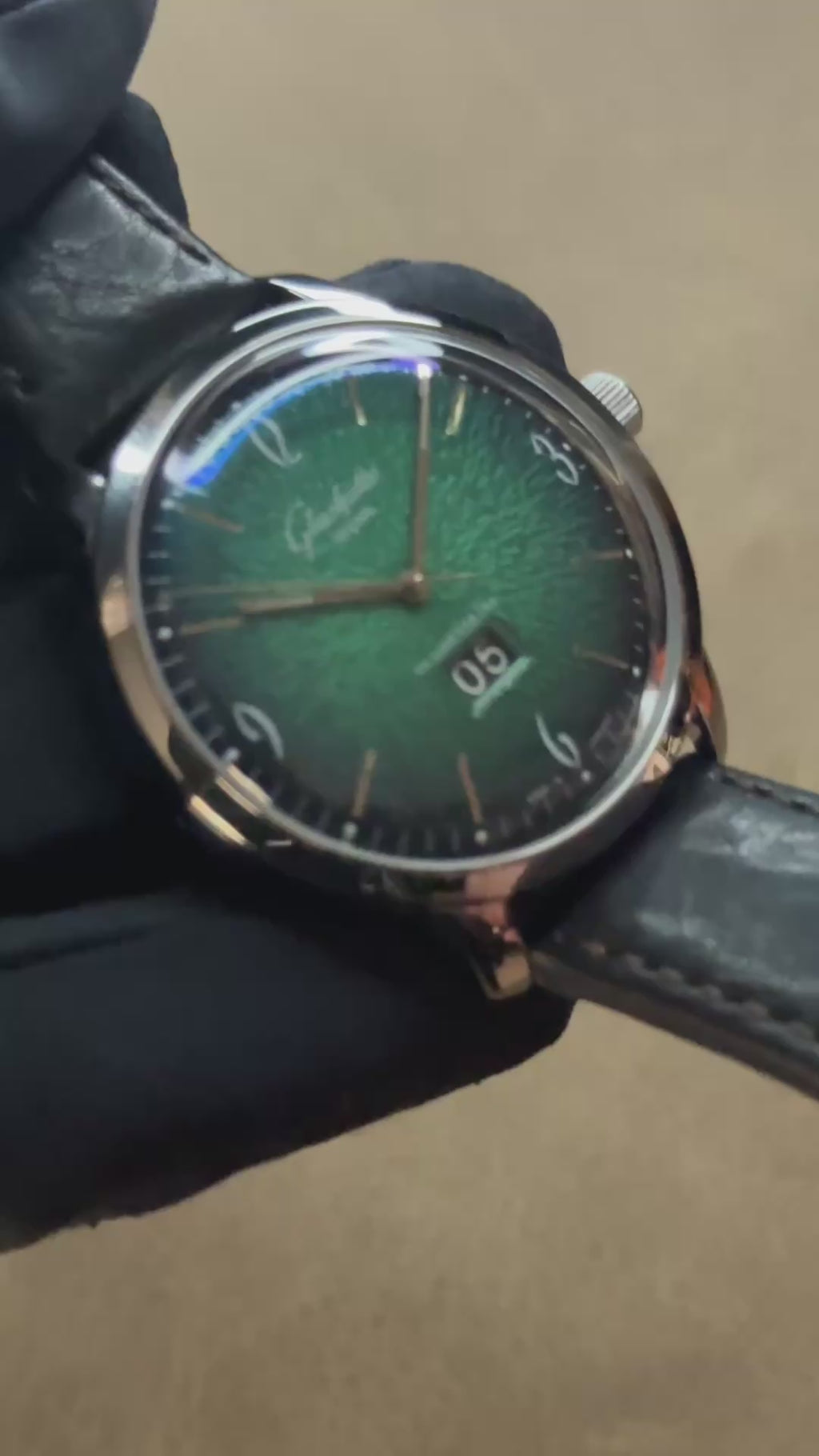 Glashütte Original Sixties Panorama Date — Green Dial — Ref. 2-39-47-04-02-04 — 2018 — Box & Papers